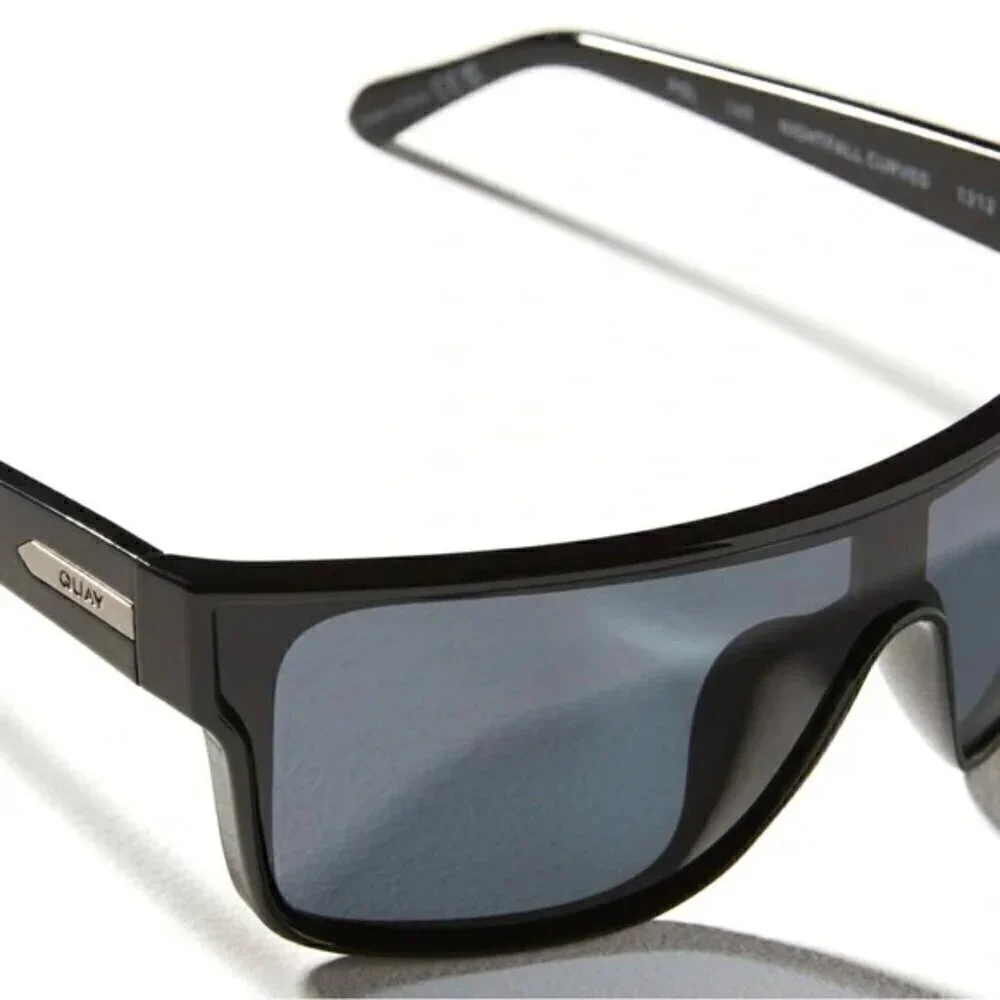 New Quay Australia Nightfall Curve Polarized Black Frame Large Sunglasses Unisex